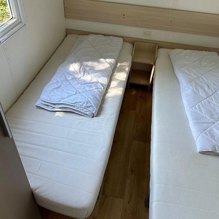 Luxueuze Stacaravan 4Pers Met Terras En Tuintje 브레데네 외부 사진
