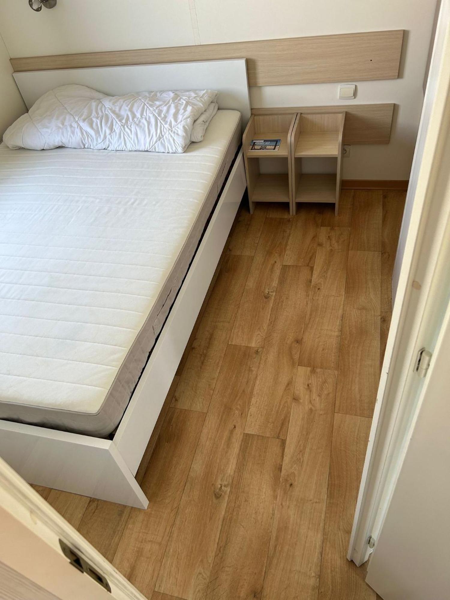 Luxueuze Stacaravan 4Pers Met Terras En Tuintje 브레데네 외부 사진